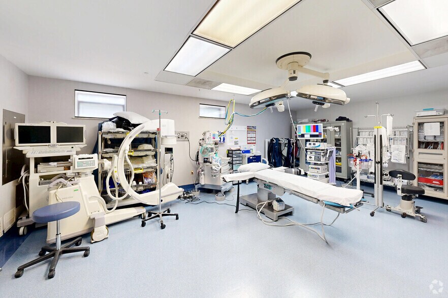More Photos Of 555 Kinderkamack Rd, Oradell Medical For Sale