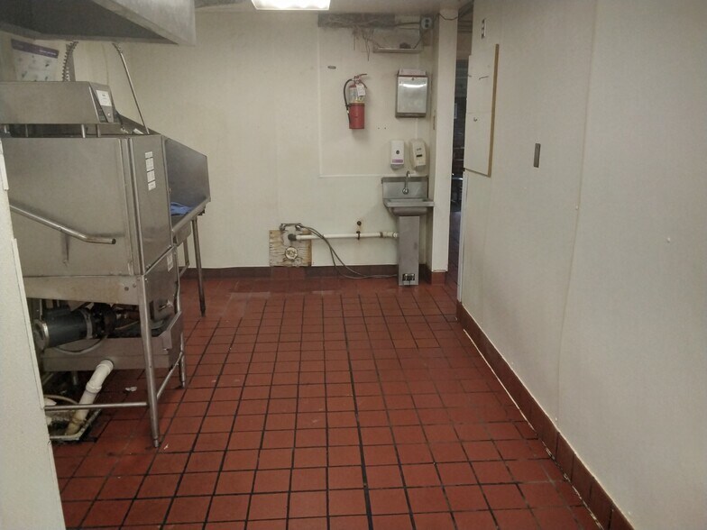 More Photos Of 2212 Rose St, La Crosse Restaurant For Sale