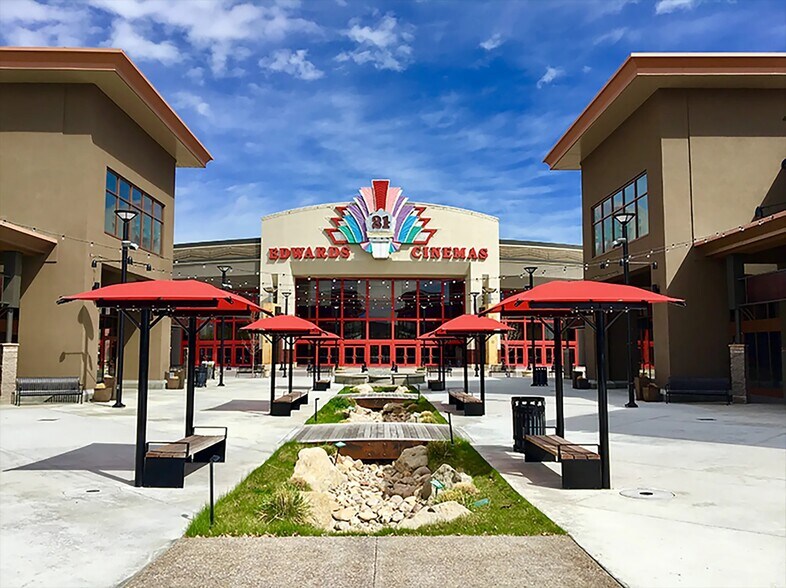 More Photos Of 7609 W Overland Rd, Boise Freestanding For Lease