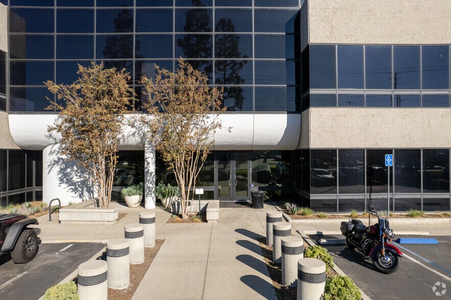 More Photos Of 4175 E La Palma Ave, Anaheim Office For Sale