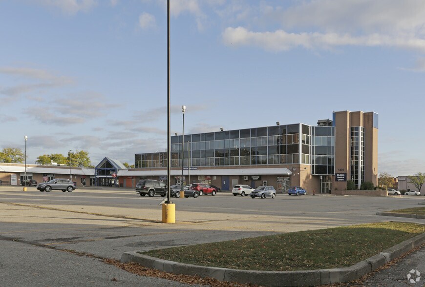 More Photos Of 1370 Dundas St E, Mississauga Medical For Lease