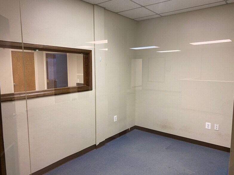 More Photos Of 231 Mac Ave, East Lansing Storefront Retail Office For Lease