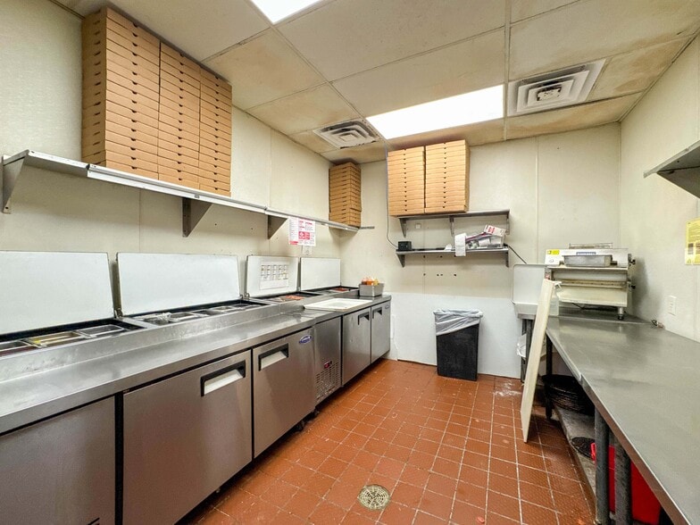 More Photos Of 9721 W Broadway St, Pearland Restaurant For Sale