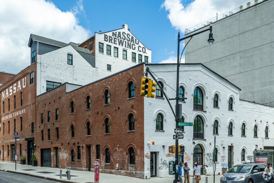 More Photos Of 945 Bergen St, Brooklyn Apartments For Lease
