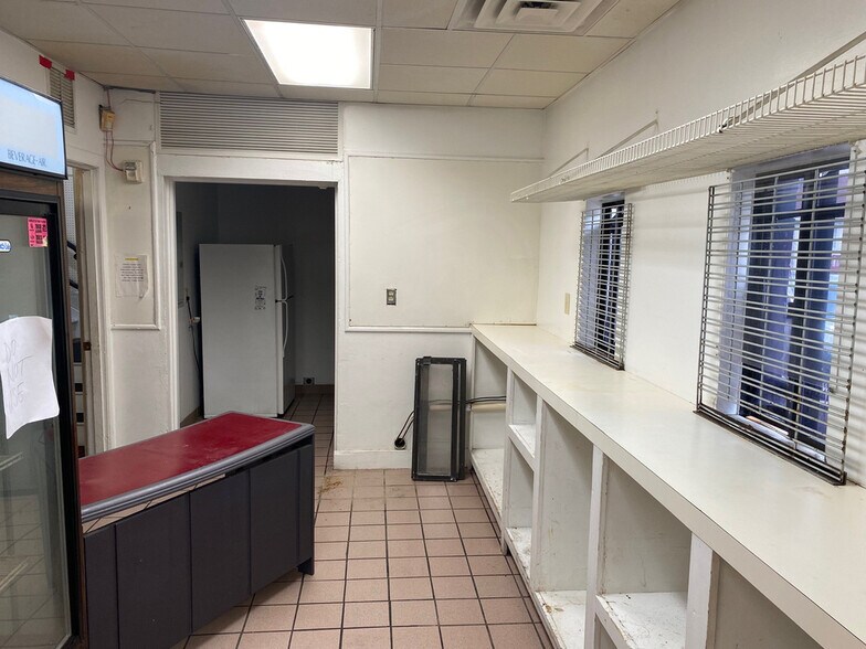 More Photos Of 3415 Granby St, Norfolk Storefront Retail Office For Lease