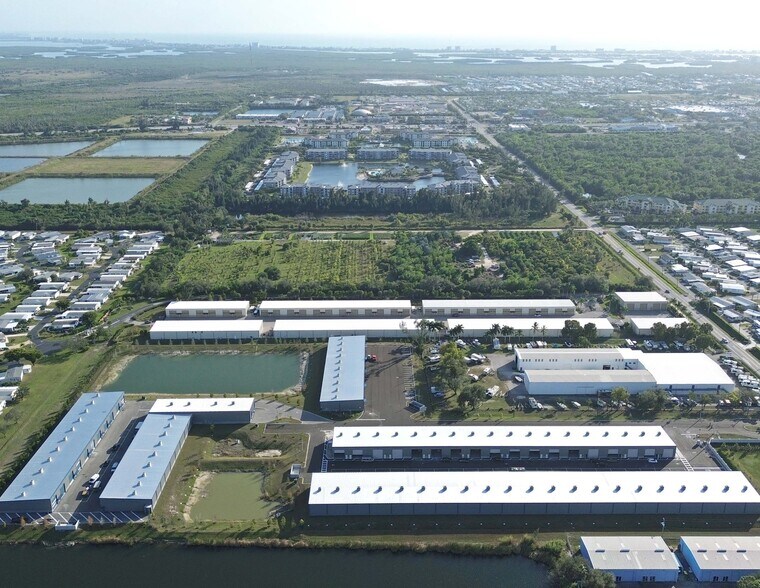 More Photos Of 16261 Pine Ridge Rd, Fort Myers Warehouse For Lease