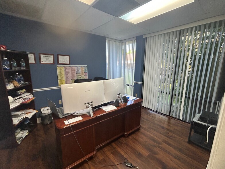 More Photos Of 1831A N Belcher Rd, Clearwater Medical For Sale