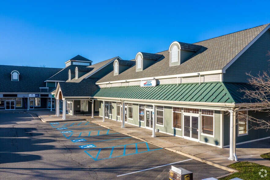 More Photos Of 942 Route 376, Wappingers Falls Unknown For Lease