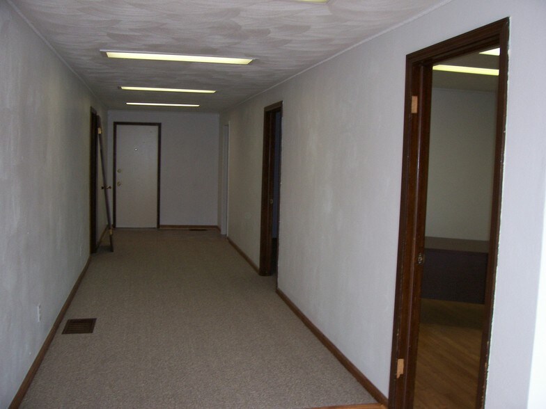 More Photos Of 2101-2103 Broadway St, Anderson Office Residential For Lease