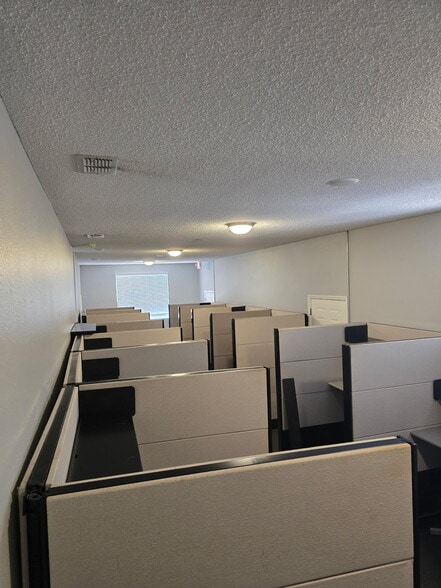 More Photos Of 1934 Dellwood Dr, Tallahassee Office Residential For Sale