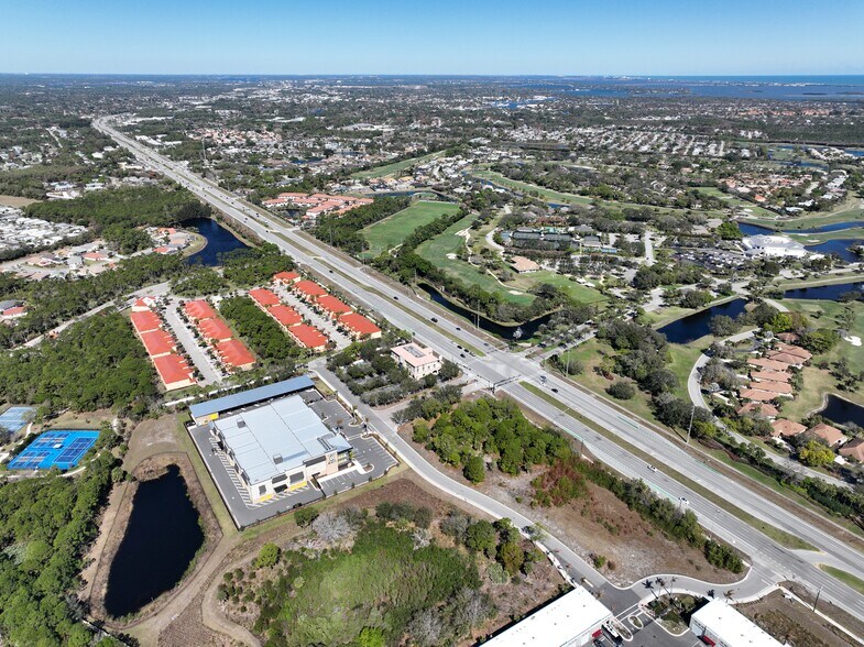 More Photos Of 7000 SE Federal Hwy, Stuart Office For Lease