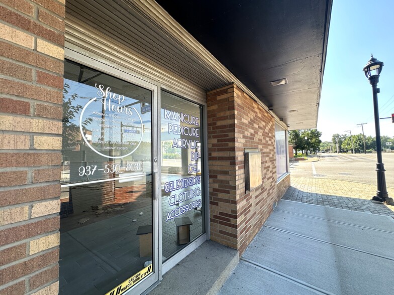 More Photos Of 1-17 E Central Ave, West Carrollton Storefront Retail Residential For Sale