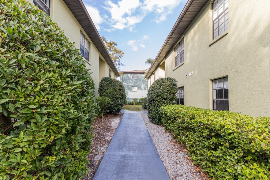More Photos Of 3726 Cleveland Heights Blvd, Lakeland Apartments For Sale