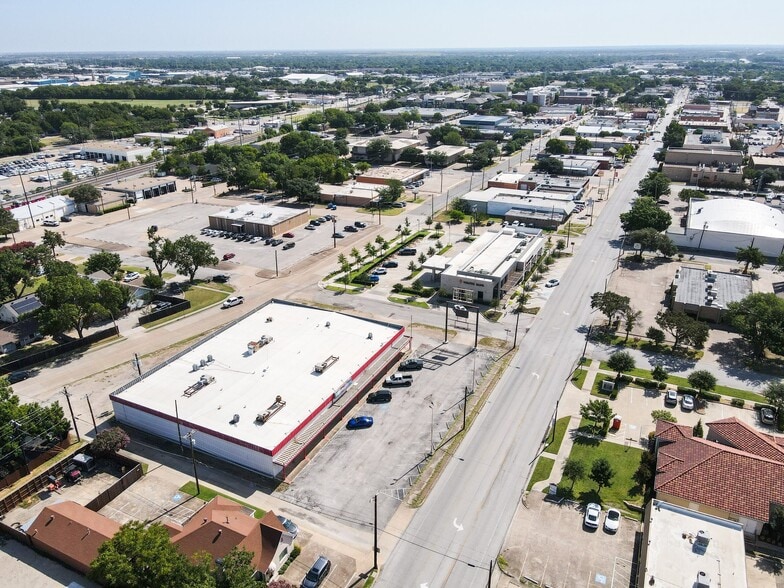 More Photos Of 1101 Main St, Garland Warehouse For Sale