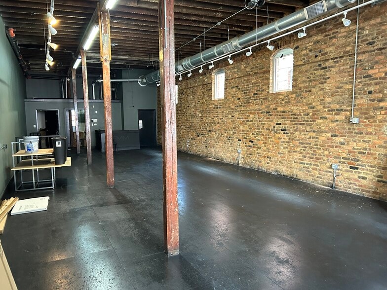 More Photos Of 299 Peters St, Atlanta Flex For Lease