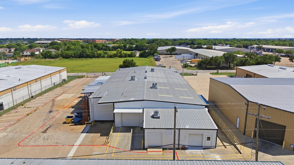 More Photos Of 1119 S Commercial Blvd, Arlington Warehouse For Lease