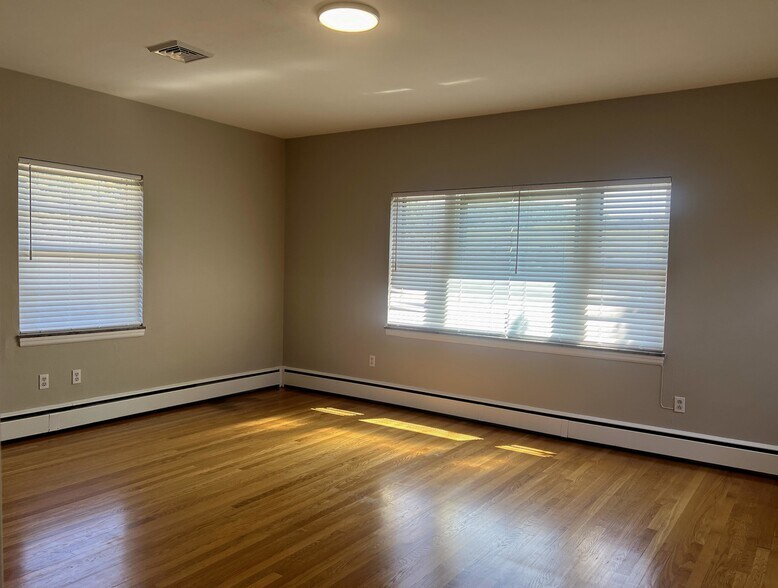 More Photos Of 1524 Patrick Rd NE, Roanoke Office For Lease