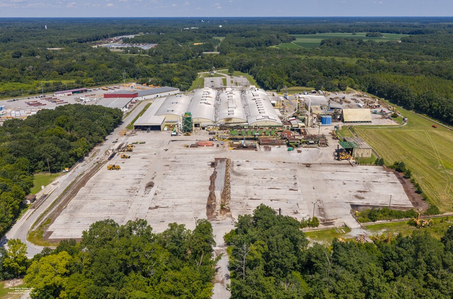 More Photos Of 634 Davis St, Emporia Manufacturing For Lease