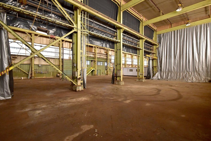 More Photos Of 420 Woodruff Rd, Joliet Warehouse For Lease