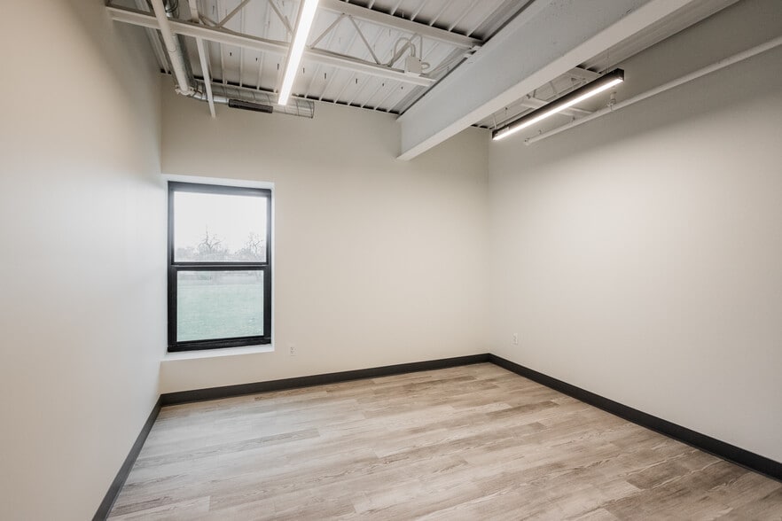 More Photos Of 4630 Crane St, Detroit Warehouse For Lease