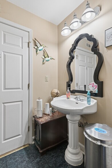 More Photos Of 2799 Bransford Ave, Nashville Office For Sale