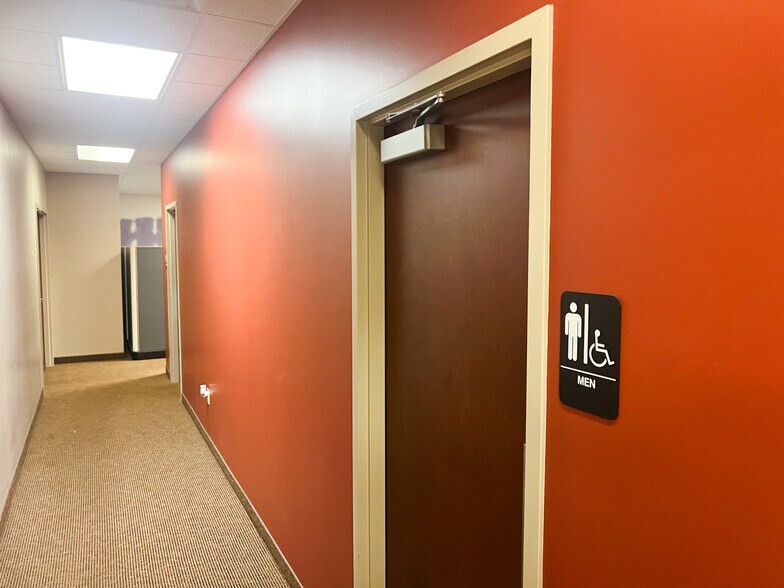 More Photos Of 1196 Pleasant Ridge Rd, Greensboro Research And Development For Lease