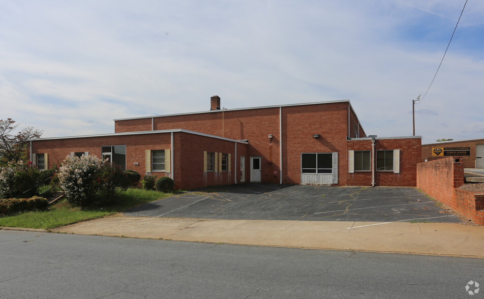 Primary Photo Of 2118 Enterprise Rd, Greensboro Flex For Lease