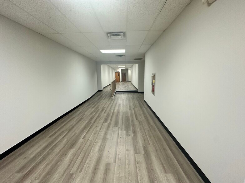 More Photos Of 112 W Maple St, Cumming Loft Creative Space For Lease