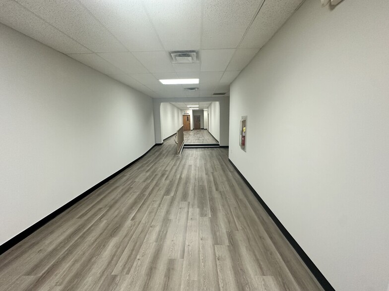 More Photos Of 112 W Maple St, Cumming Loft Creative Space For Lease