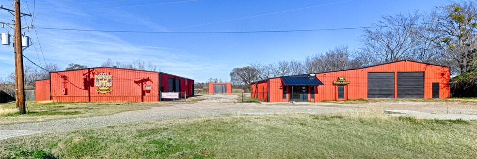 More Photos Of 920 W Mason St, Mabank Manufacturing For Sale