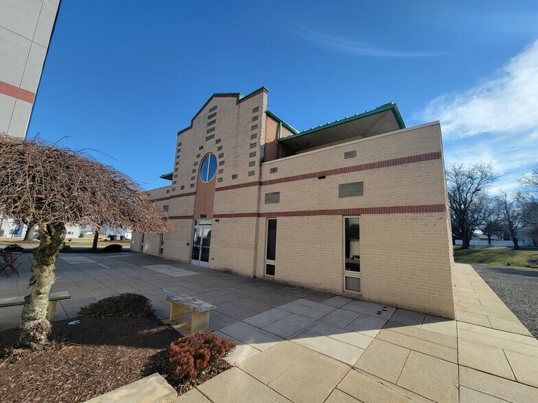 More Photos Of 1104 Van Buren Rd, Easton Medical For Lease