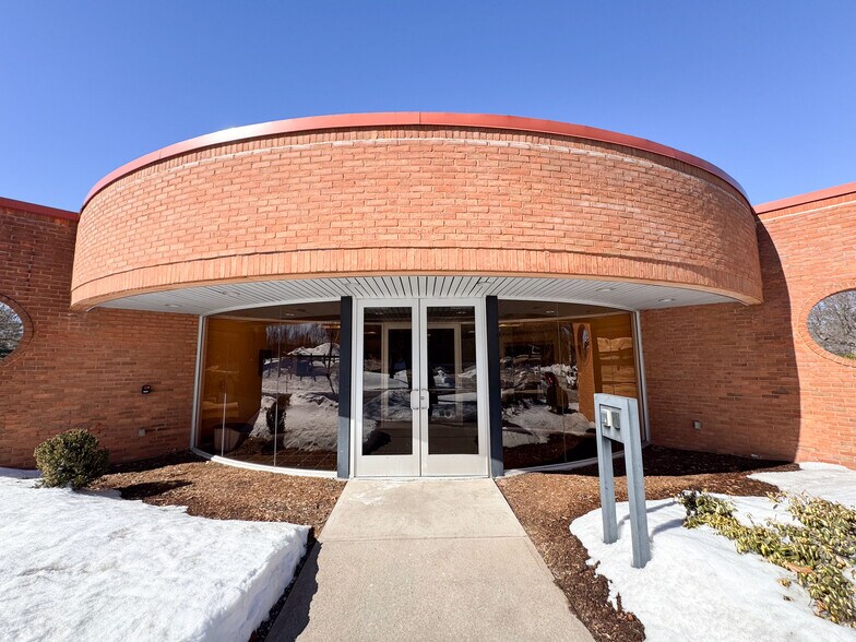 More Photos Of 624 Hebron Ave, Glastonbury Freestanding For Lease