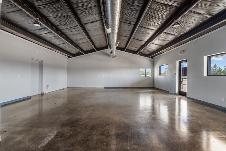 More Photos Of 15996 Highway 80, Edgewood Flex For Sale