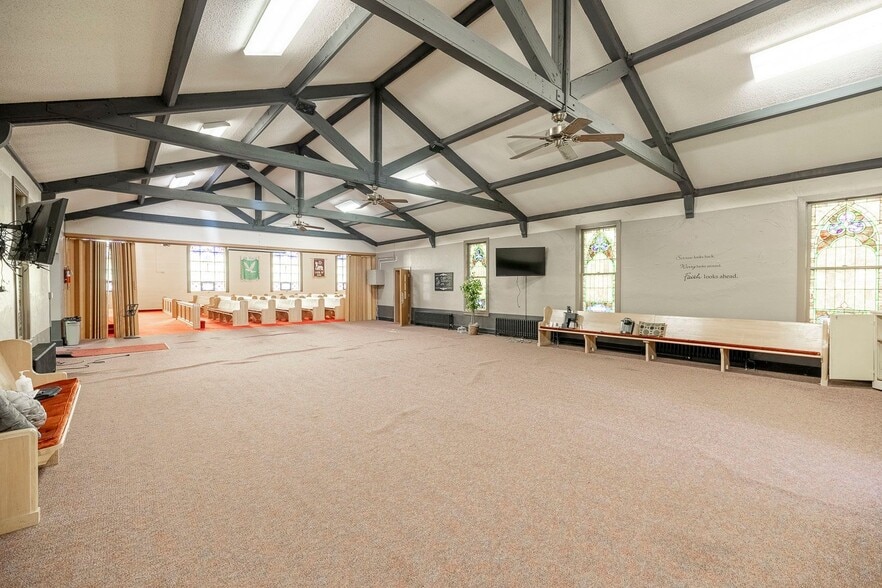 More Photos Of 856 S Green St, Wichita Religious Facility For Sale