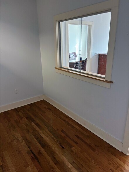 More Photos Of 12 Main St, Essex Office For Lease