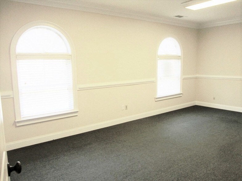 More Photos Of 4080 McGinnis Ferry Rd, Alpharetta Office For Lease