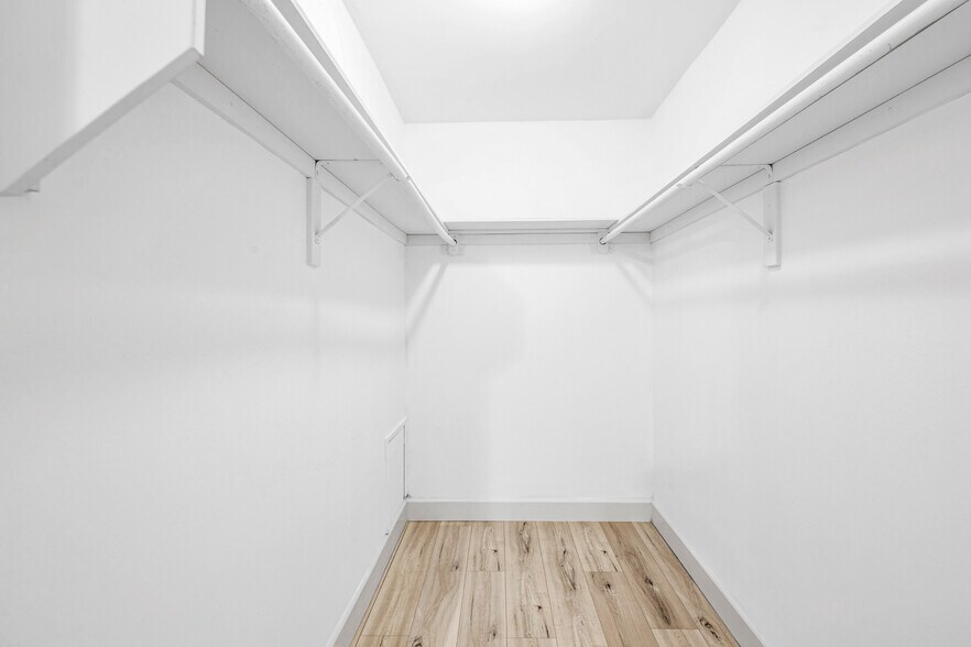 More Photos Of 17520 Kingsbury St, Granada Hills Apartments For Sale