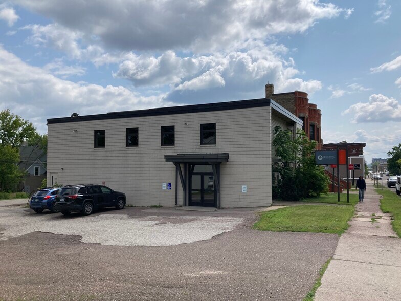 More Photos Of 1522 Superior St E, Duluth Medical For Sale