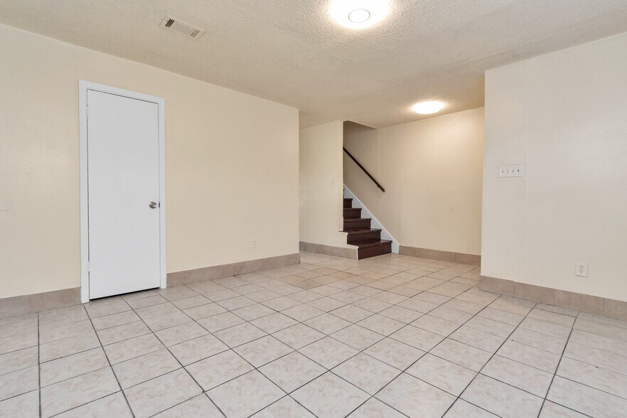 More Photos Of 6659 Brittmoore rd, Houston Multifamily For Sale
