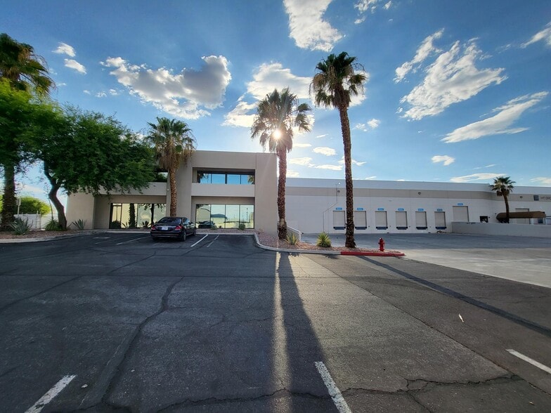 Primary Photo Of 3326 Ponderosa Way, Las Vegas Warehouse For Lease