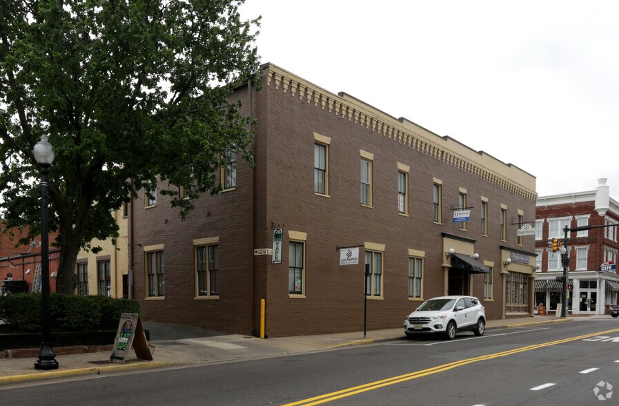 More Photos Of 105 N Main St, Culpeper Storefront Retail Office For Lease