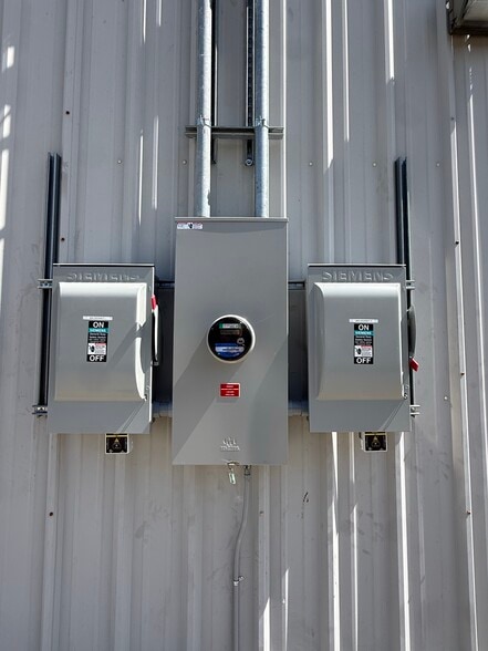 More Photos Of 1014 Laredo St, Corpus Christi Industrial For Sale