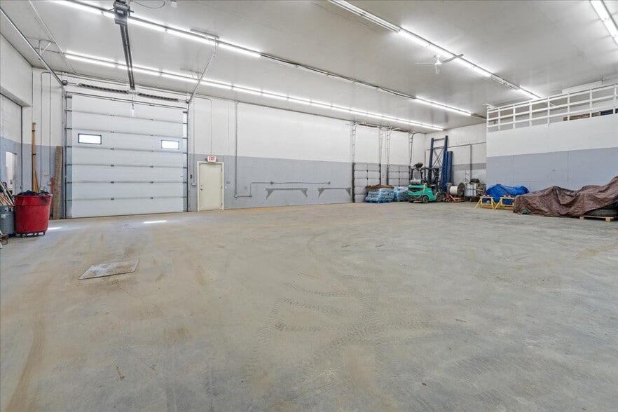 More Photos Of 980 Deere St, Fairbanks Warehouse For Sale