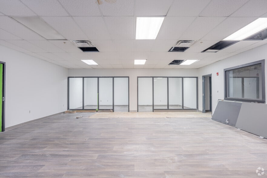 More Photos Of 1461-1477 Highway 20 W, McDonough Warehouse For Lease