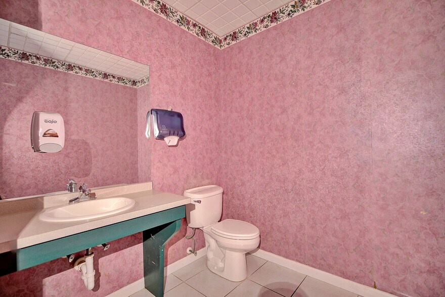 More Photos Of 2153 US Highway 27 S, Sebring Office For Sale