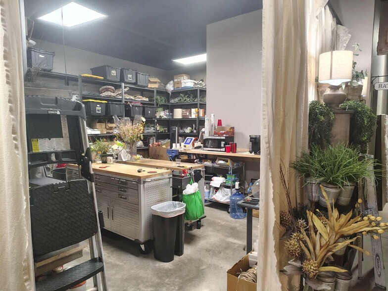 More Photos Of 2001 W Main St, Rapid City Storefront For Lease