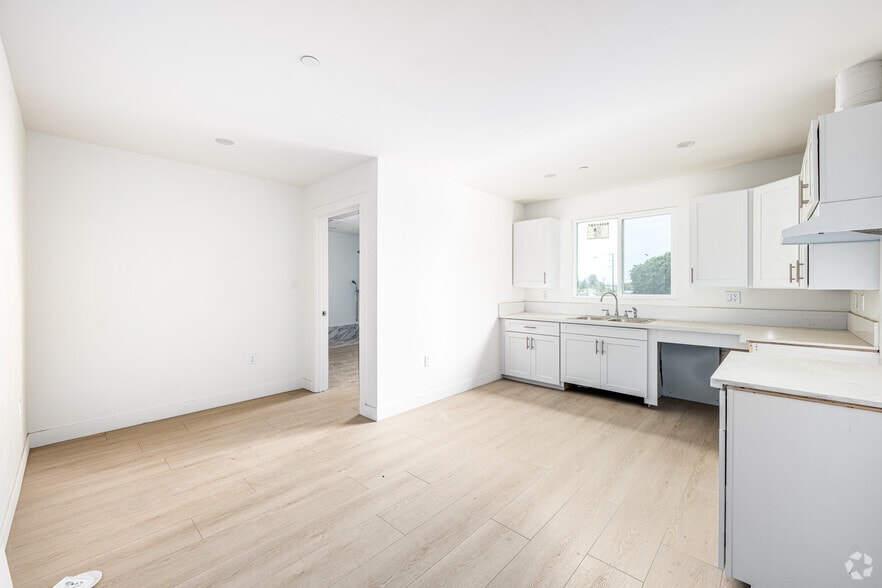 More Photos Of 8717 S Central Ave, Los Angeles Apartments For Sale