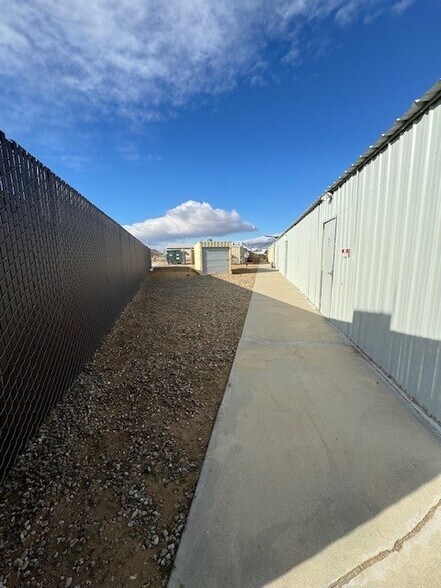 More Photos Of 22510 Curtiss Pl, California City Warehouse For Sale