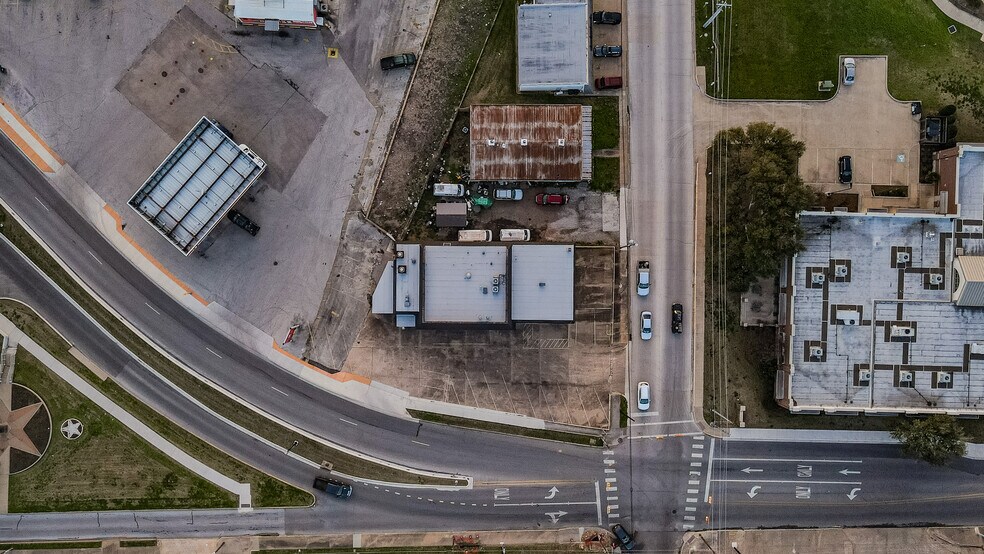 More Photos Of 400 N Austin Pky, Brenham General Retail For Sale