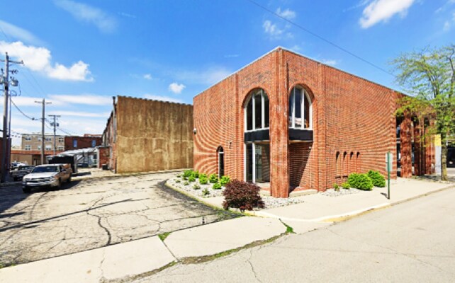 More Photos Of 202 N Harrison St, Alexandria Office For Sale